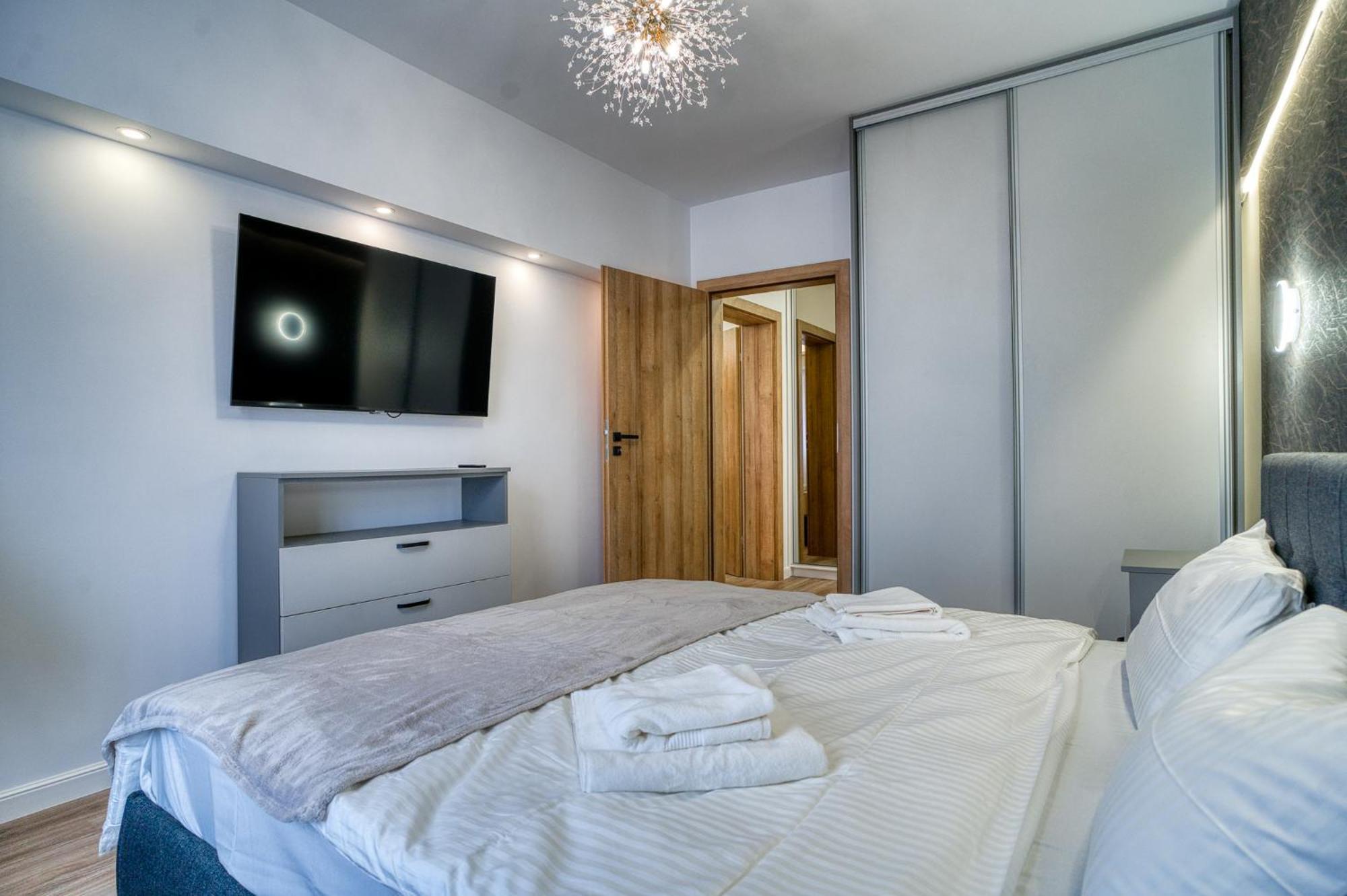 City Chic Retreat: Newly Renovated 1Br Apartment Бухарест Экстерьер фото