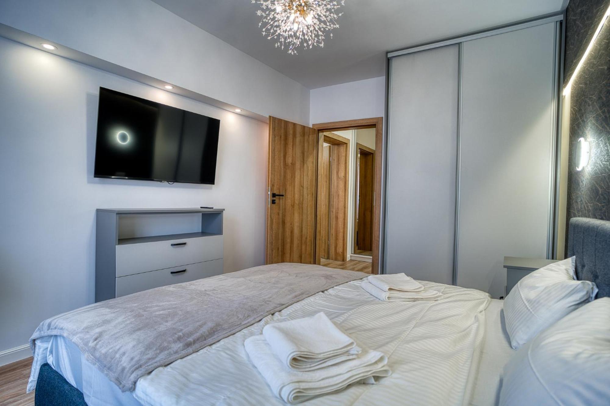 City Chic Retreat: Newly Renovated 1Br Apartment Бухарест Экстерьер фото