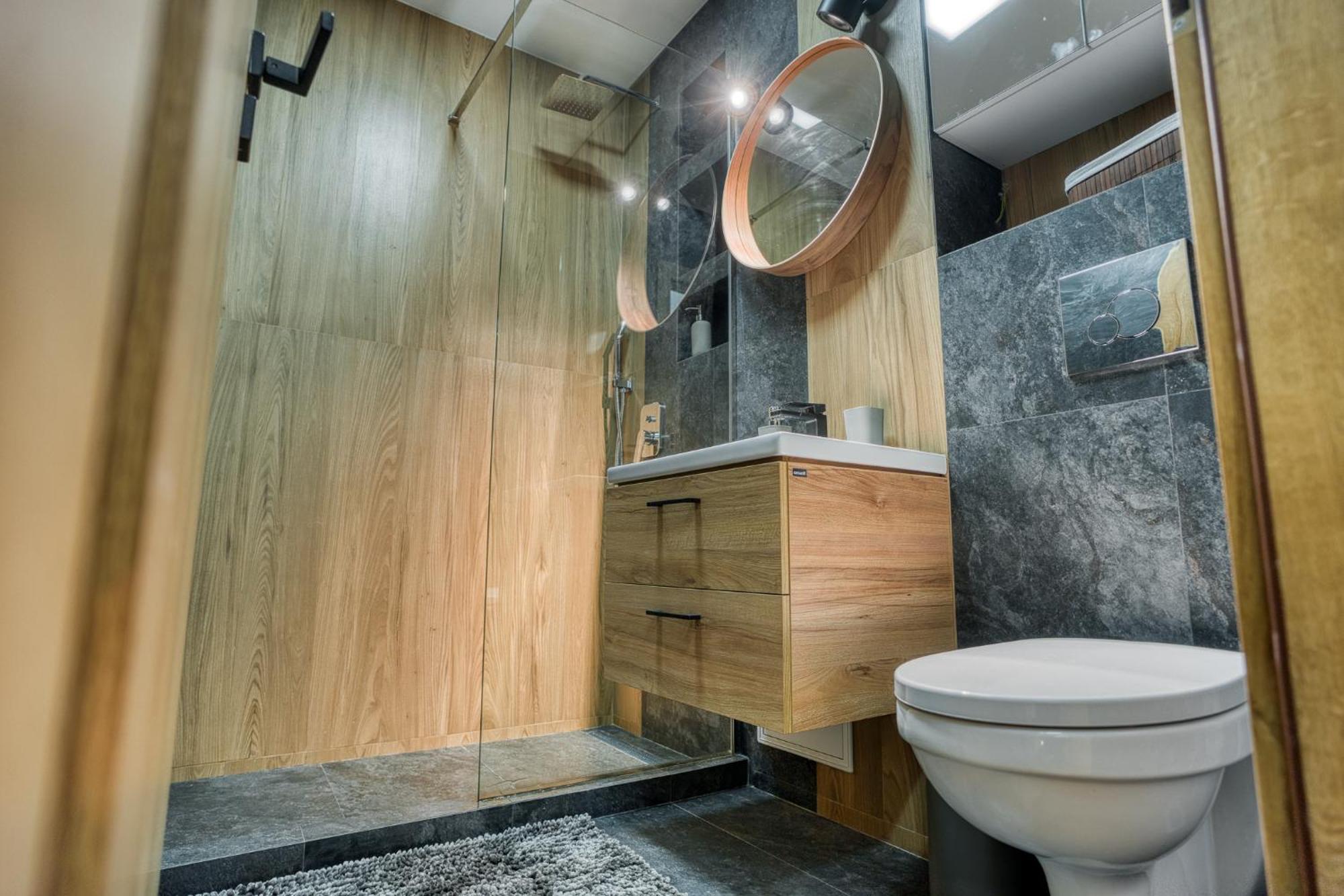 City Chic Retreat: Newly Renovated 1Br Apartment Бухарест Экстерьер фото